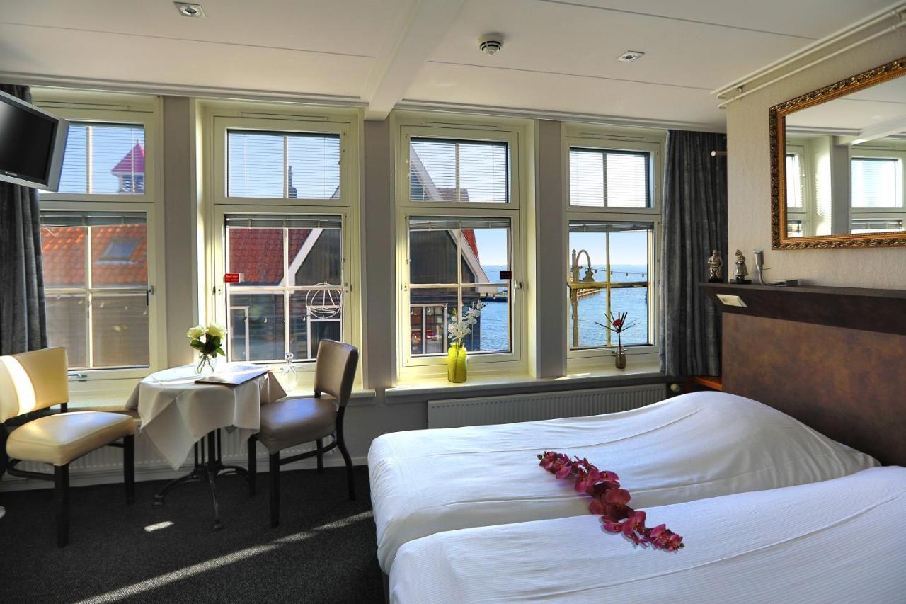 Hotel Cafe Restaurant Van Den Hogen Волендам Экстерьер фото